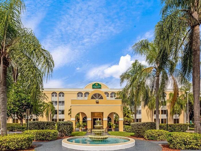 Hotel La Quinta Inn & Suites by Wyndham Miami Lakes - Bild 1