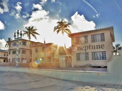 Hotel Neptune Oceanfront Rentals - Bild 3