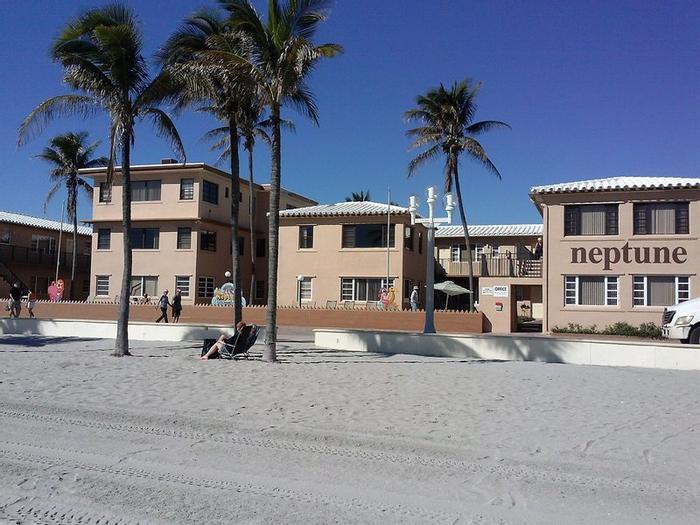 Hotel Neptune Oceanfront Rentals - Bild 1