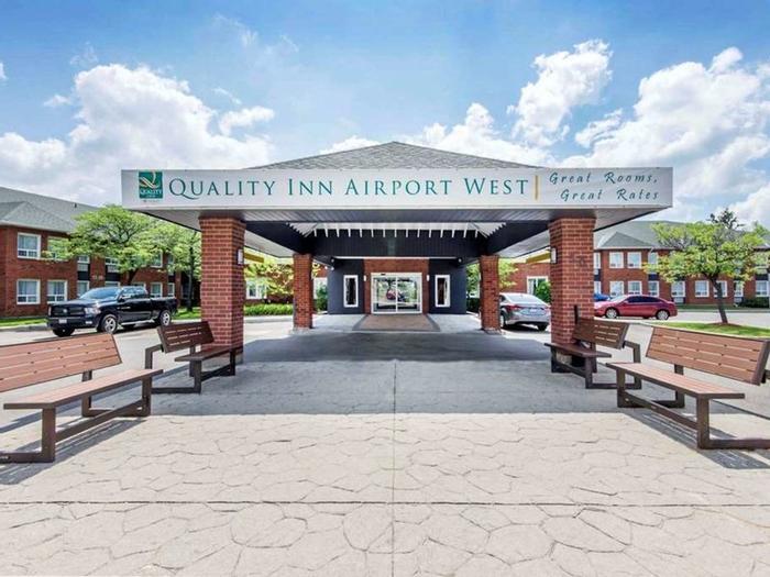 Hotel Quality Inn Airport West - Bild 1