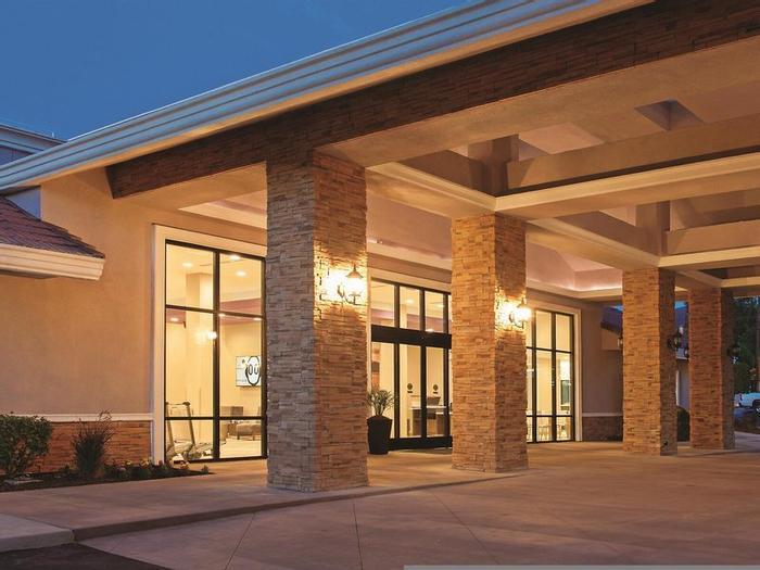 Hotel La Quinta Inn & Suites by Wyndham Pomona - Bild 1