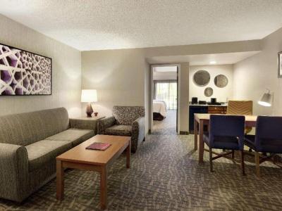 Hotel Embassy Suites Santa Ana Orange County Airport North - Bild 5