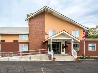 Hotel Econo Lodge Lakes Region - Bild 2