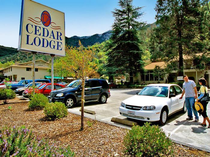 Hotel Yosemite Cedar Lodge - Bild 1