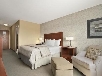 Hotel Days Inn & Suites by Wyndham Brandon - Bild 4