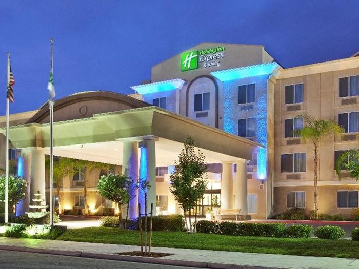 Hotel Holiday Inn Express & Suites Fresno (River Park) Hwy 41 - Bild 1
