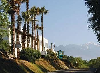 Hotel Sierra Lodge - Bild 1