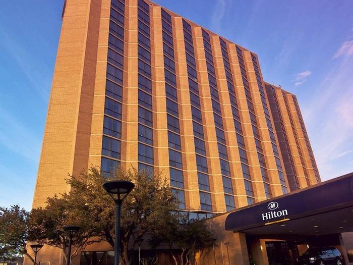Hilton Arlington - Bild 1