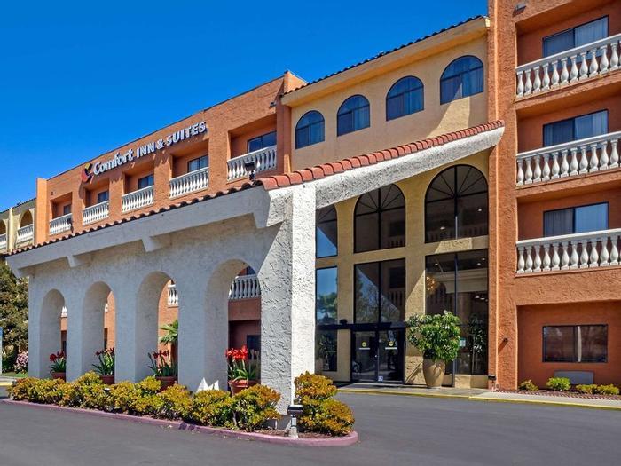 Hotel Comfort Inn & Suites Newark Fremont / Silicon Valley - Bild 1