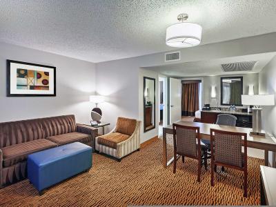 Hotel Embassy Suites by Hilton Dallas Market Center - Bild 3