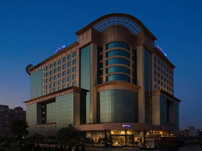 Hotel Radisson Blu Kaushambi Delhi Ncr - Bild 1