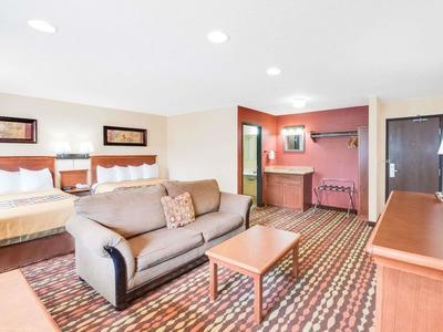 Hotel Super 8 by Wyndham Grand Forks - Bild 3