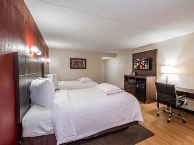 Hotel Red Roof PLUS+ & Suites Knoxville West-Cedar Bluff - Bild 5