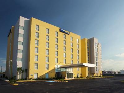 Hotel City Express Aguascalientes Sur - Bild 2