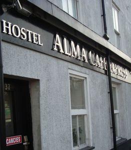 Hostel Alma & Cafe Express - Bild 2
