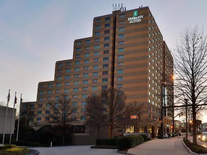 Hotel Embassy Suites by Hilton Atlanta Buckhead - Bild 1