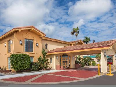 Hotel La Quinta Inn by Wyndham Fort Myers Central - Bild 2