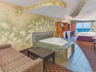 Hotel La Quinta Inn & Suites by Wyndham Oceanfront Daytona Beach - Bild 5