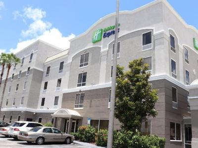 Hotel Holiday Inn Express & Suites Clearwater/Us 19 N - Bild 2