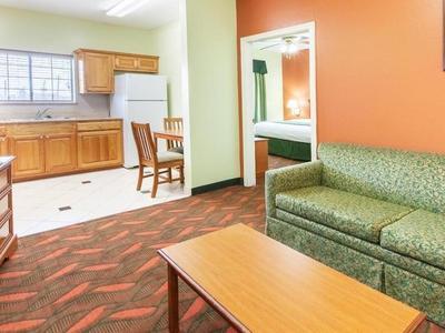 Hotel Days Inn & Suites by Wyndham Houston Hobby Airport - Bild 3