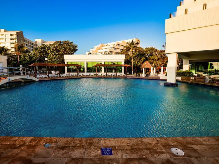 Hotel Park Royal Beach Cancún - Bild 1