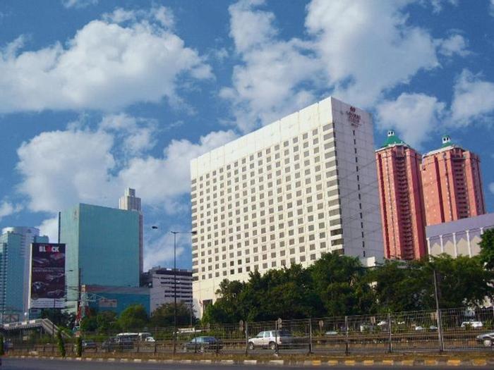 Hotel Artotel Suites Mangkuluhur Jakarta - Bild 1