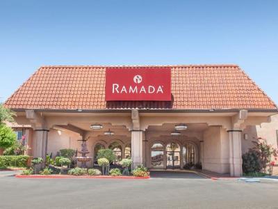 Hotel Ramada by Wyndham Fresno North - Bild 2