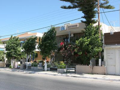Koukouras & Lia Apartments