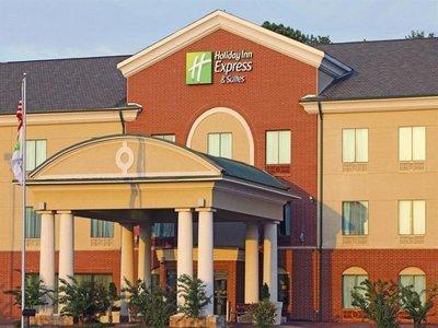 Holiday Inn Express & Suites West - Little Rock