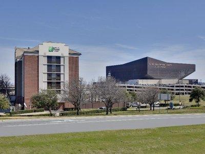 Holiday Inn Express Hotel & Suites Irving North - Las Colinas