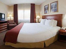 Holiday Inn Express Hotel & Suites Warsaw