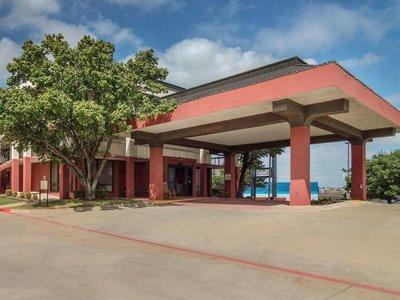 Quality Inn & Suites - Fort Worth