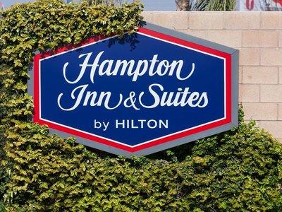 Hampton Inn & Suites Tulare