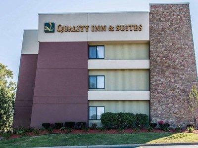 Quality Inn & Suites - Detroit