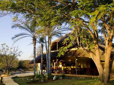 Hotel Kubu Safari Lodge - Bild 3