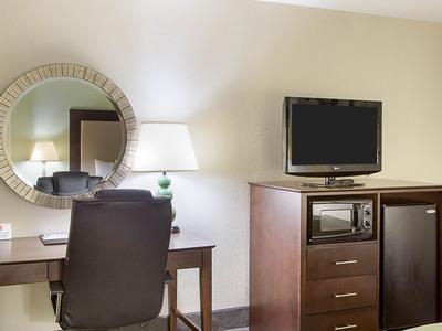 Hotel Clarion Inn & Suites Conference Center - Bild 3