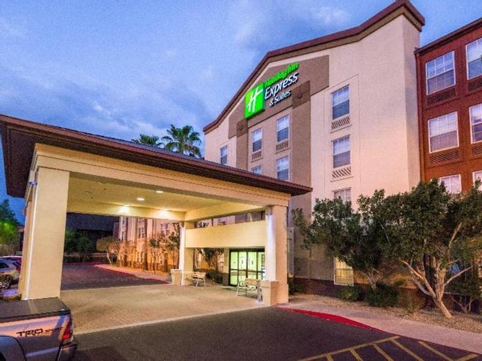 Hotel Holiday Inn Express & Suites Phoenix Airport - Bild 1