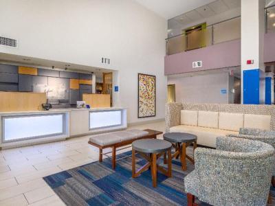 Hotel Holiday Inn Express & Suites Phoenix Airport - Bild 4