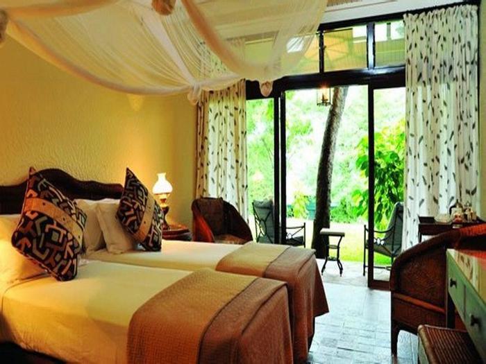 Hotel Bumi Hills Safari Lodge - Bild 1