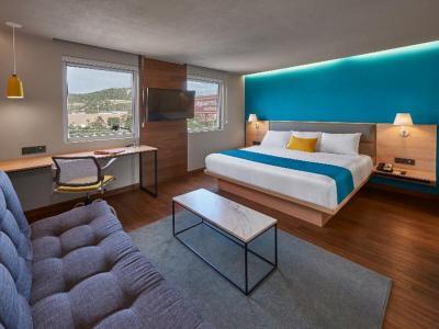 Hotel City Express Suites Toluca - Bild 5