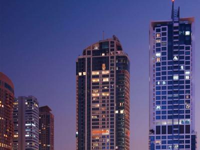 Mövenpick Hotel Jumeirah Lakes Towers - Bild 3