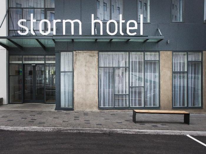 Storm Hotel - Bild 1