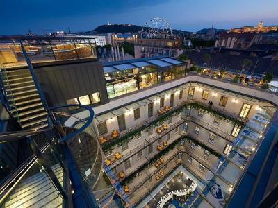 Aria Hotel Budapest by LHC - Bild 2
