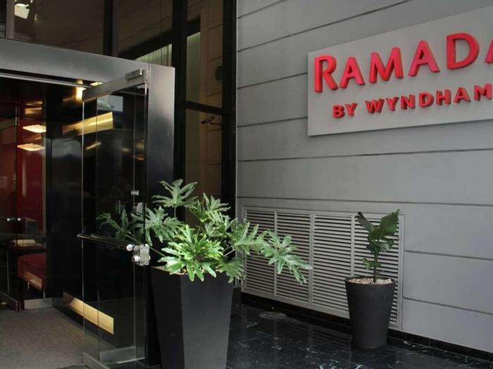 Hotel Ramada by Wyndham Buenos Aires Centro - Bild 1
