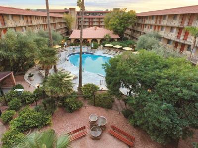 Hotel Embassy Suites by Hilton Phoenix Airport - Bild 2