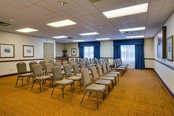 Hotel Country Inn & Suites by Radisson, Crystal Lake, IL - Bild 3