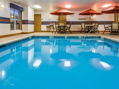 Hotel Country Inn & Suites by Radisson, Crystal Lake, IL - Bild 2