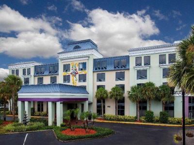 Hotel StayBridge Suites Orlando Royale Parc Suites - Bild 2