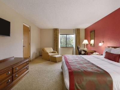 Hotel Ramada by Wyndham Raleigh - Bild 5