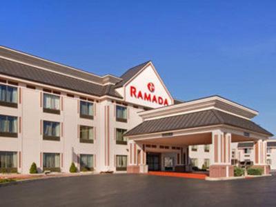 Hotel Ramada by Wyndham Harrisburg/Hershey Area - Bild 2